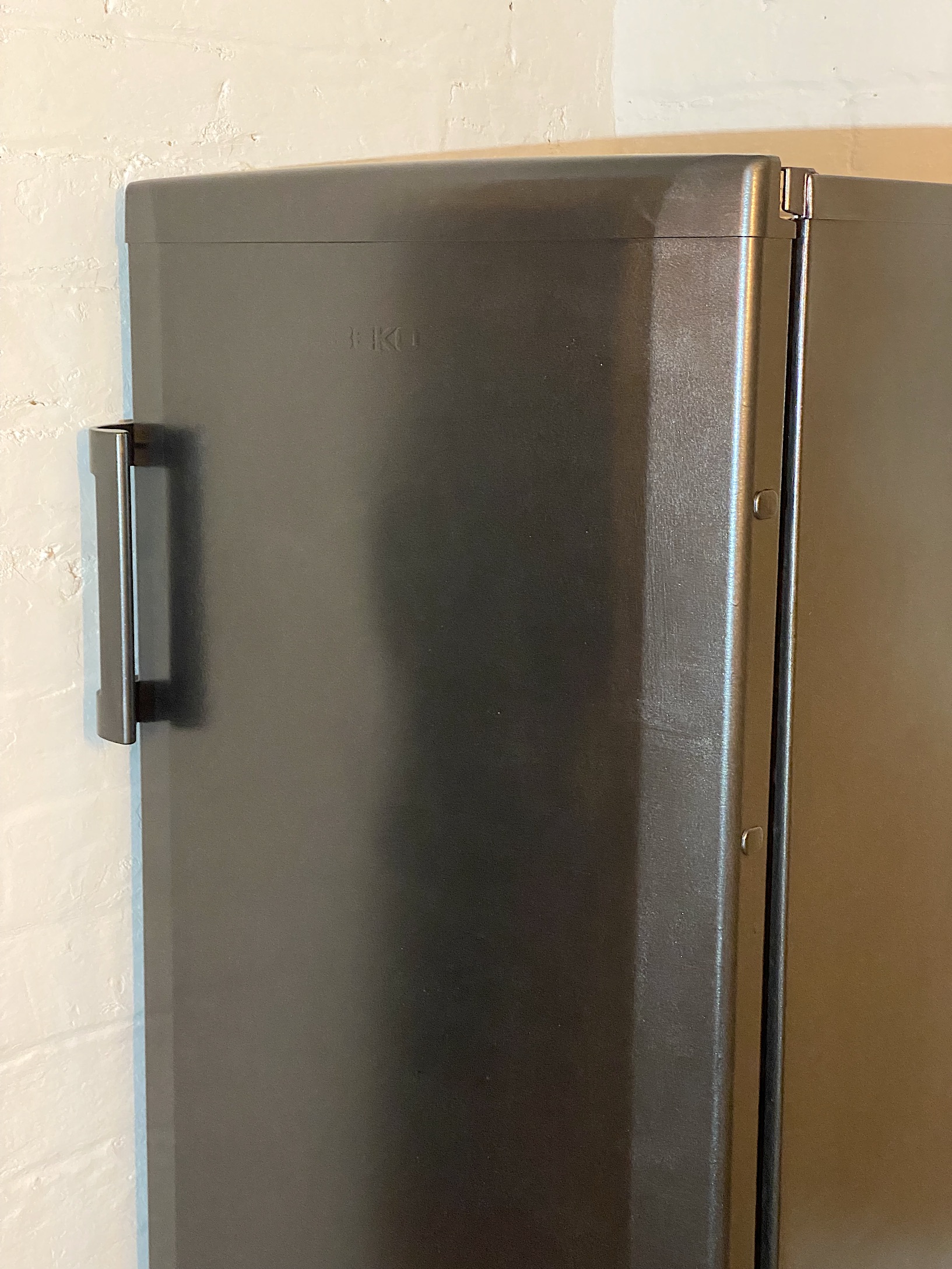V33 Renovation Appliance & Radiator paint in carbon black review